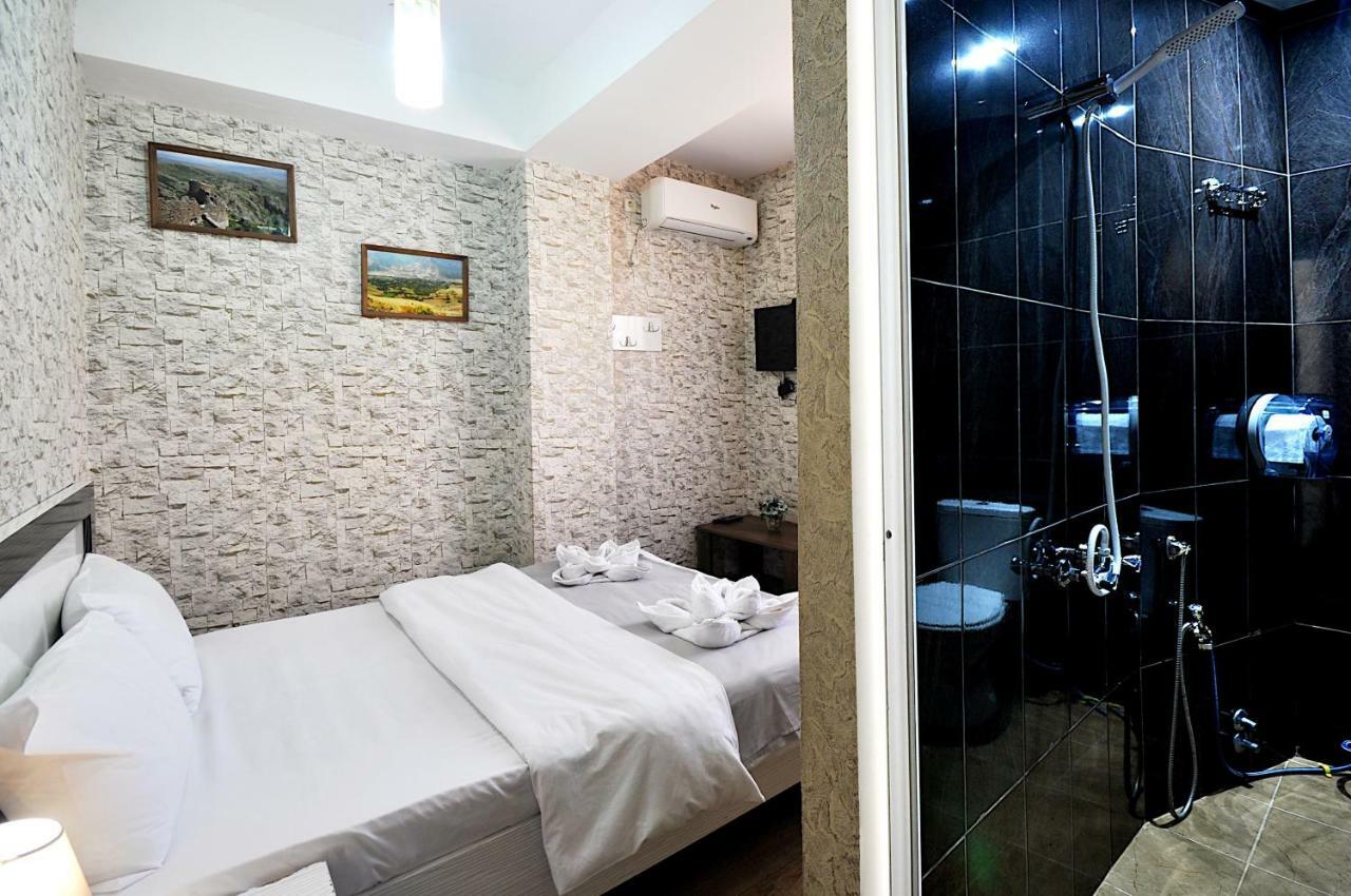Hotel Kavela Tbiliszi Kültér fotó