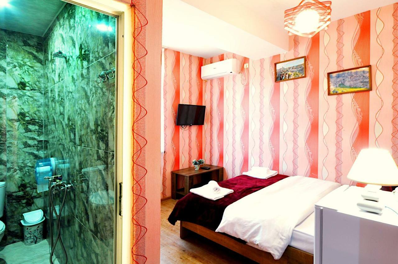 Hotel Kavela Tbiliszi Kültér fotó